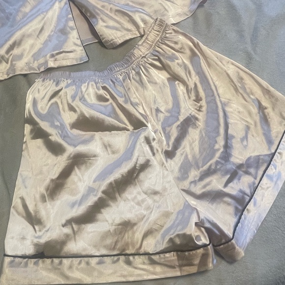 Champagne 2pc silk pajama set 🥂 - Picture 7 of 8